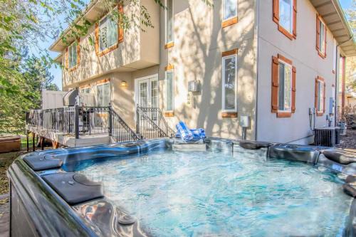 Union Meadows in Salt Lake with Private Hot Tub and Park