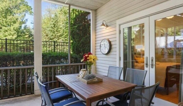 Union Pier Condo With Association Pool! Close To Beach and Downtown!