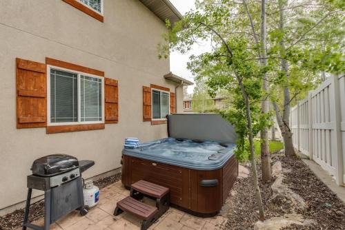 Union Woods in Salt Lake Modern Style with Hot Tub