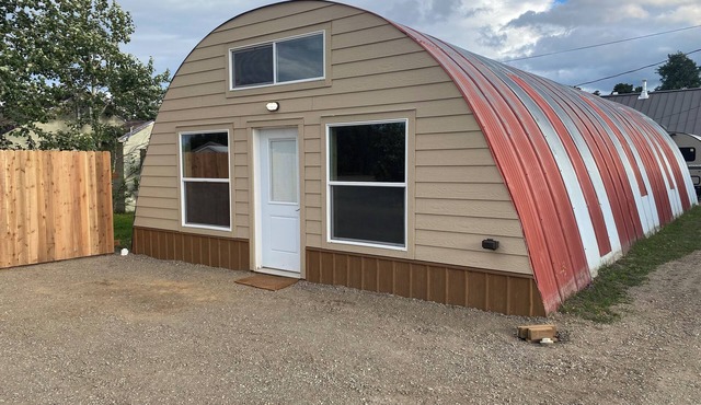 Unique 1 bedroom Quonset Hut in East Glacier Park, MT