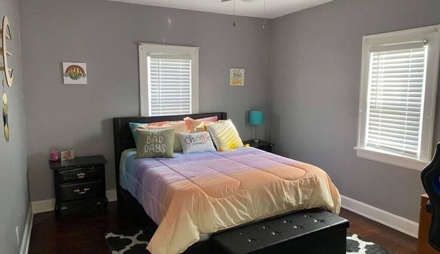 Unique 1 bedroom apartment in a very safe neighborhood