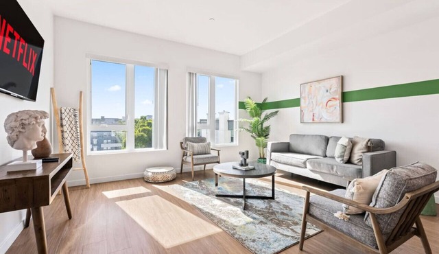 Unique 1-Bedroom DTLA Escape with City Views