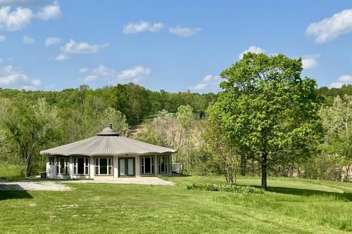 Unique 1970s Round House w Hot Tub