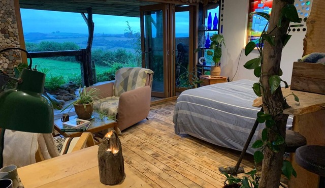 Unique 2-bed Cabin in Llanelli