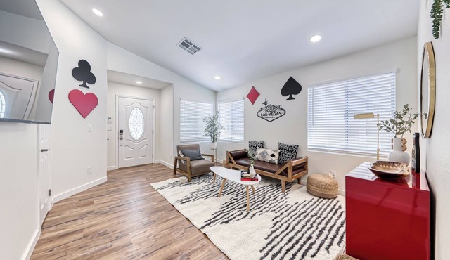 Unique 2-Bedroom Las Vegas Home in Beautiful Summerlin- 15 Minutes to Strip