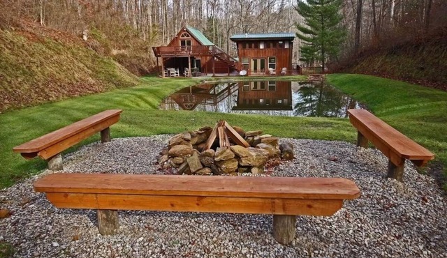 Unique 2 Structure Cabin - Hot Tub-Pool Table-Foosball - Heart of Hocking Hills