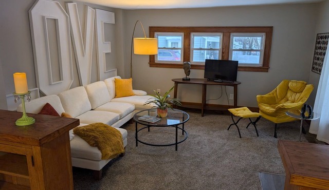 Unique 3-bedroom house centerly located in charming Historic Downtown Amherst.