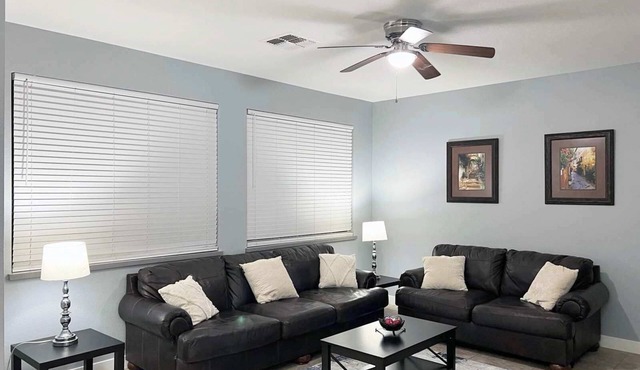 Unique! 3br Townhouse with Community Pool