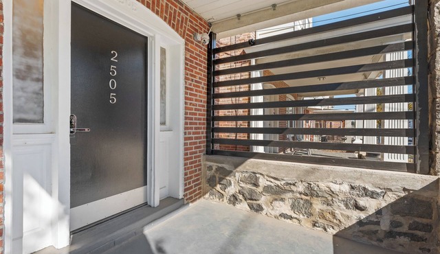 Unique 5-bedroom private house in Wilmington perfect for long term stays