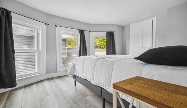 Unique 5BR,3BA minutes from the falls