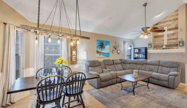 Unique 6/3, Pool, Pergola, Movie Room, UCF, 5 Star Location