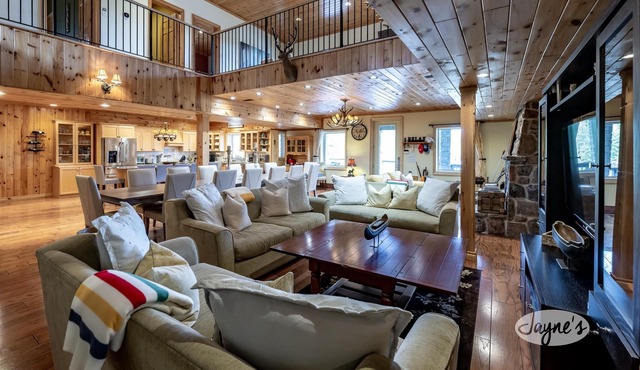 Unique 7bed 5bath cottage on the Joe River!