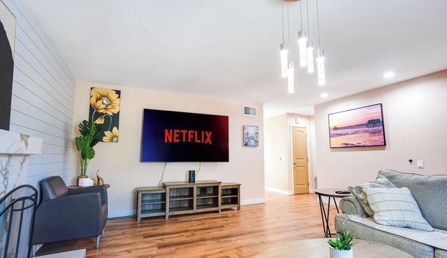 Unique 7bedroom-3bath sleeps 14