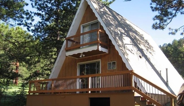 Unique A-Frame! Just 1.5 mi to Estes & RMNP entrance