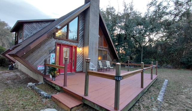 Unique A-Frame wloft, pool, & RV electric 17 min from Silver Springs State Park