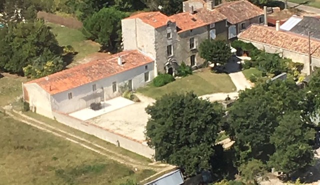 Unique! A seigneury of the 17th century, completely renovated, 20 minutes from the beach