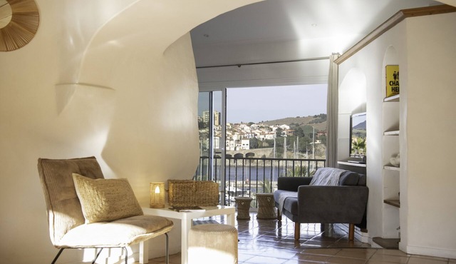 Unique! A T5/6 with terrace and sea view