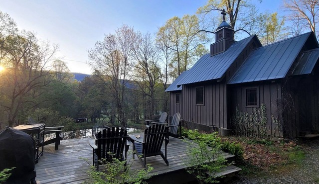 Unique Accommodation with Sauna for a Glamping Experience near Nantahala River, North Carolina