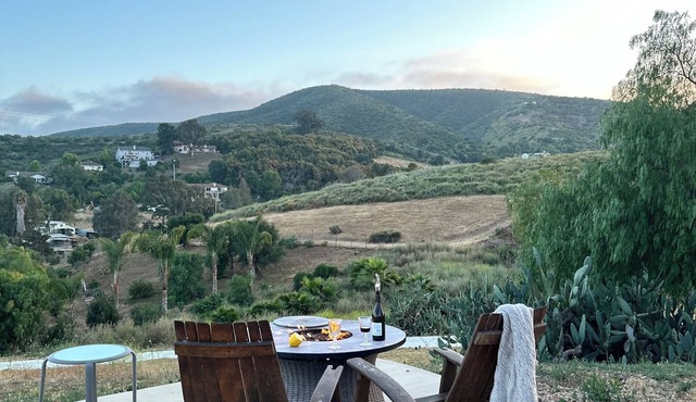 Unique Adobe Sanctuary w/hot tub close to hiking trails & wineries