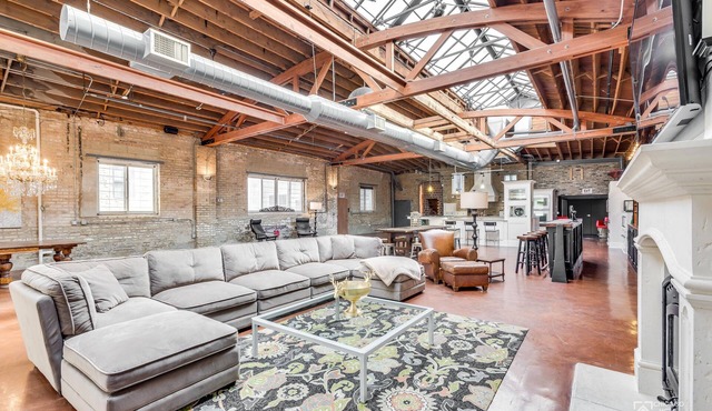 Unique And Amazing Gigantic Sunlit Loft ~ One Of A Kind ~ Excellent Location!