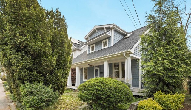Unique and central in Eastport