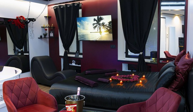 ✨Unique and romantic suite with private spa✨