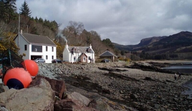 Unique and spacious holiday house set on the sea front