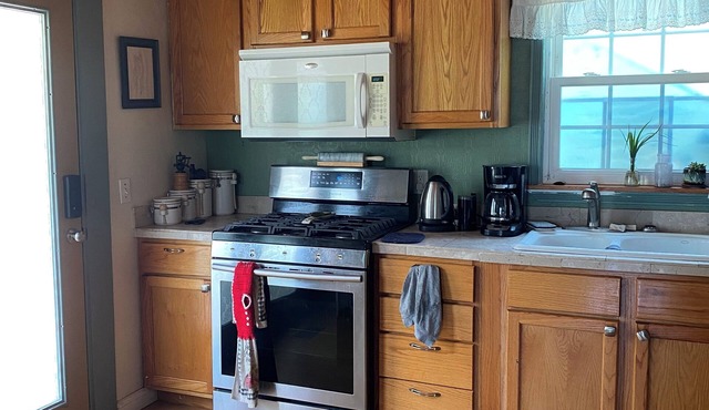 Unique and Spacious 4-bedroom Arts and Crafts home.In Fayetteville