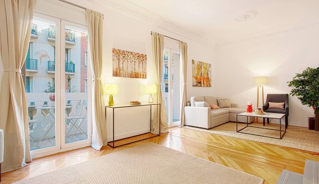 Unique Apartment in Most Exclusively Area. Chamberí