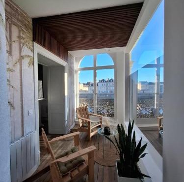 Unique apartment with parking - Laval city centre