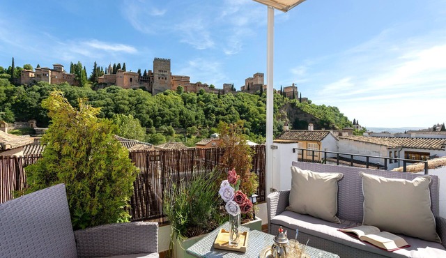 Unique Apt with Stunning Alhambra Views. Mirador de la Victoria