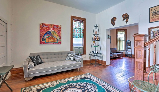 Unique Art Home < 5 Miles to San Antonio Riverwalk