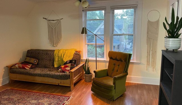 Unique Boho Unit Close to Downtown