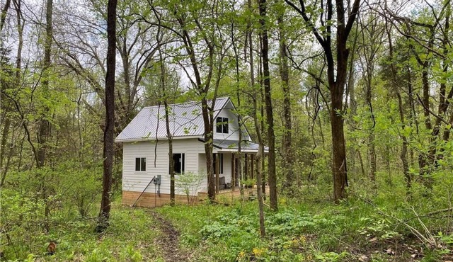 Unique Cabin Near Lake Patoka