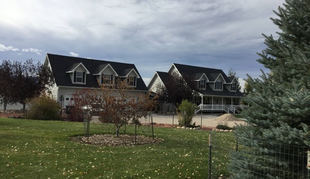 Unique Carriage House with Spectacular Views of the Bighorn Mountains