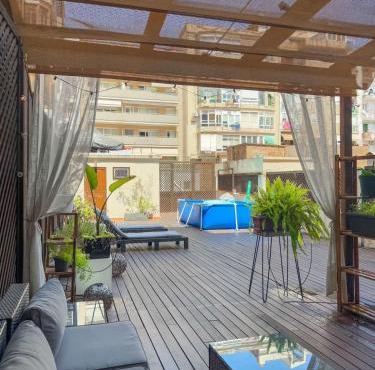 Unique central home with large terrace & pool