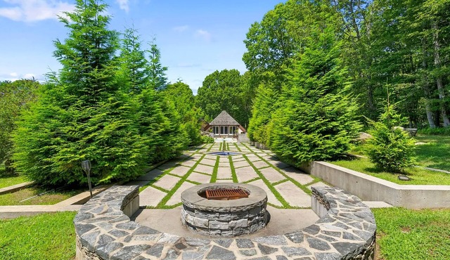 Unique Charlestown Forest Escape