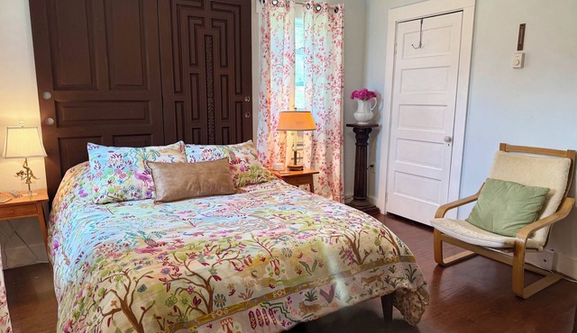 Unique Church House, Sleeps 8, Games, Free Parking, 27min Penn State University
