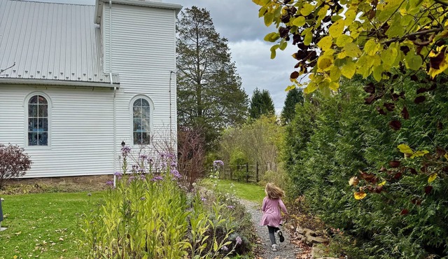 Unique Church Sleeps 8, Game Room, Free Parking, 25min Penn State University