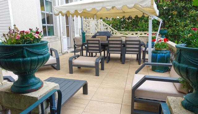 UNIQUE CITY CENTER GREAT COMFORT PRIVATE PARKING AIR CONDITIONING BEAUTIFUL EXTERIOR