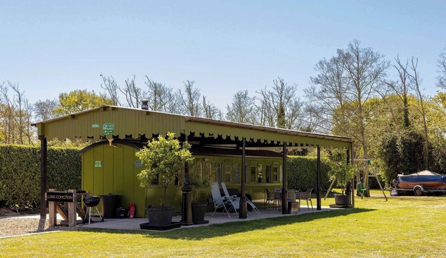 Unique & Comfy Remodelled Railway Carriage