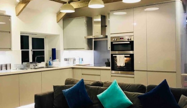 UNIQUE CORNISH COTTAGE CONVERSION Central location