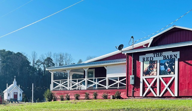 Unique Couples Getaway/Hot Tub/Mountain View/Fire Pit/Chapel/Wedding or Renewal