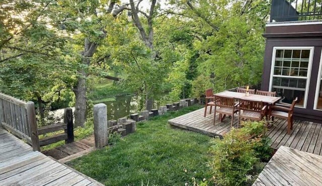 Unique, cozy retreat in the heart of OKC