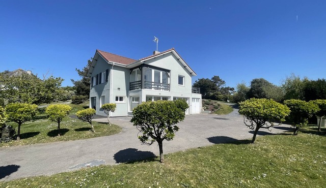 Unique Dune & Sea Views 4★ Villa Beach Access & Town on Foot