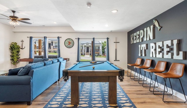 Unique Decor, Free Attraction Tickets, Close to Table Rock, Billiards & Cmty Indoor Pool