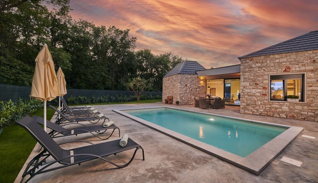 Unique Design Villa Doris