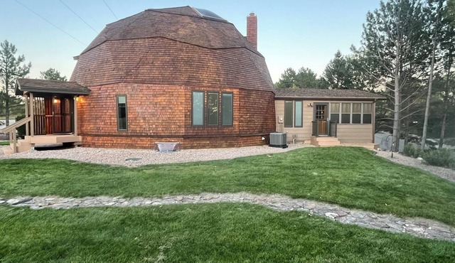 Unique Dome Escape with Missouri River Views, Spacious 3 BR with Rec Room