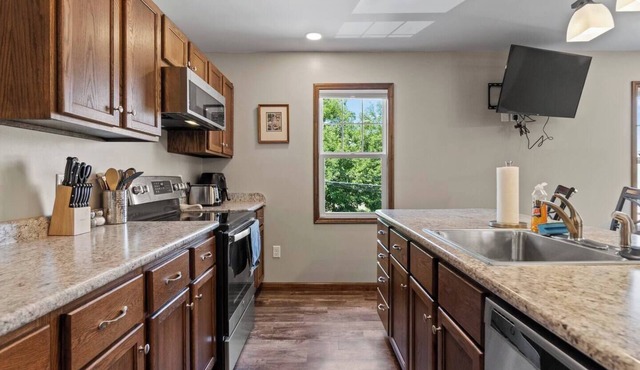 Unique Downtown Studio | Jacuzzi Tub, Game Room Access