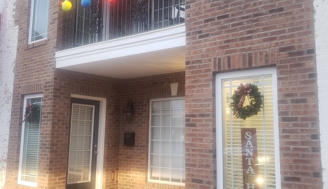 Unique Downtown Townhouse